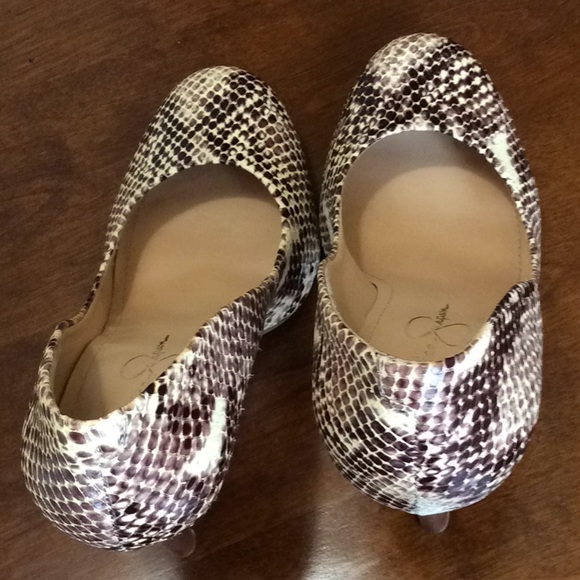 Jessica  Simpson brown and  cream. Heels - Picture 4 of 6